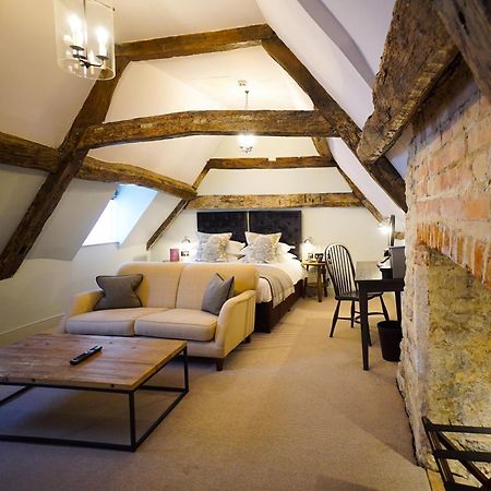Kings Head Hotel Сайренстер Экстерьер фото