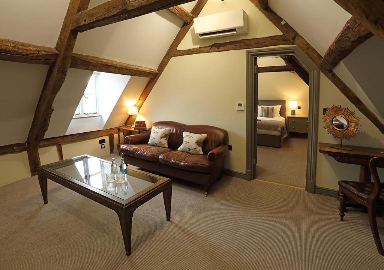 Kings Head Hotel Сайренстер Экстерьер фото