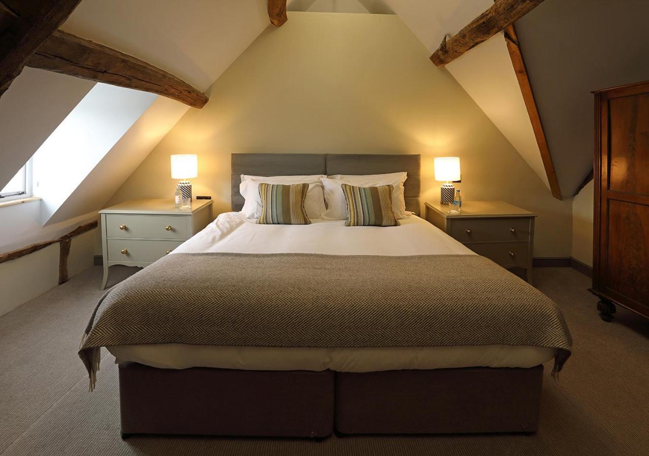 Kings Head Hotel Сайренстер Экстерьер фото