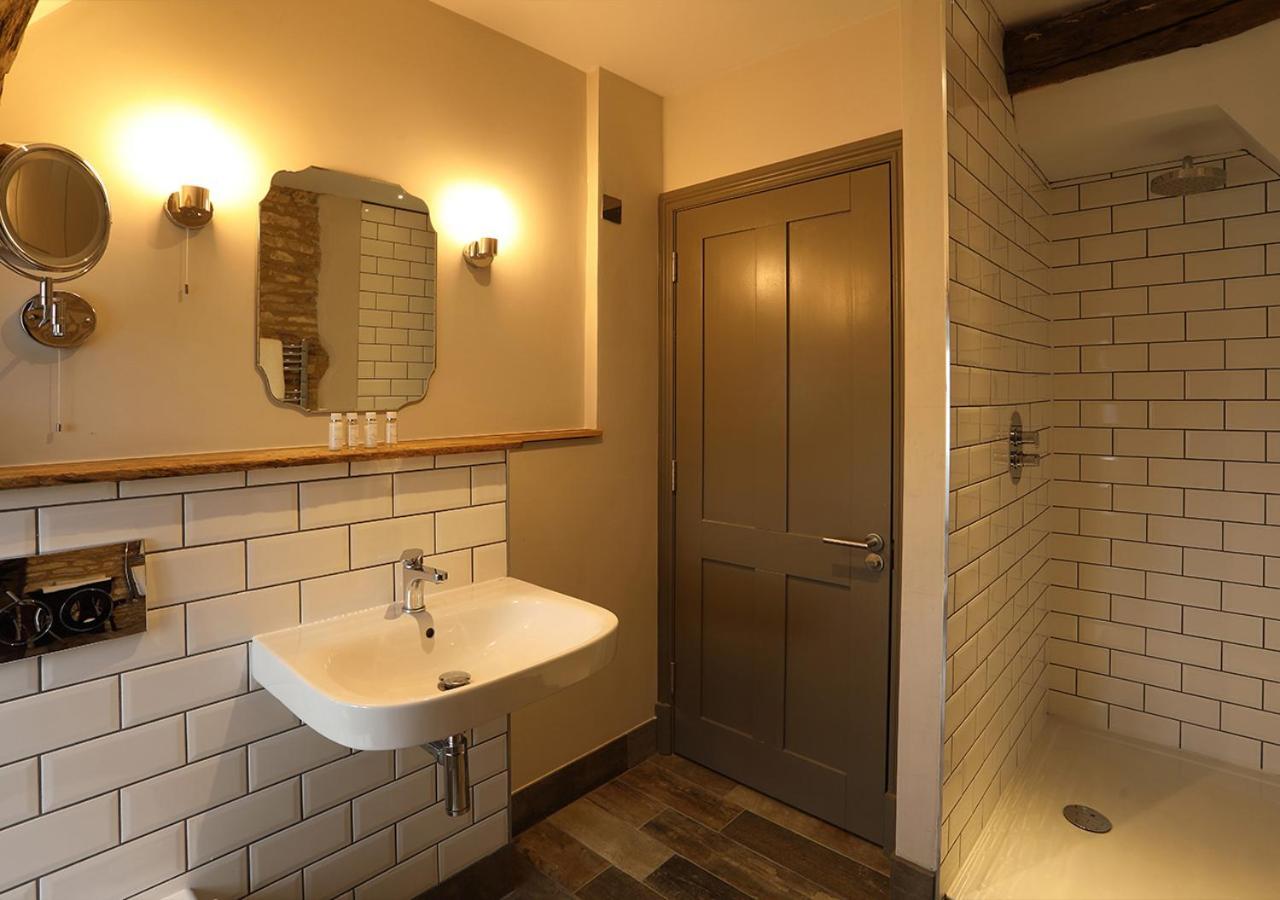 Kings Head Hotel Сайренстер Экстерьер фото
