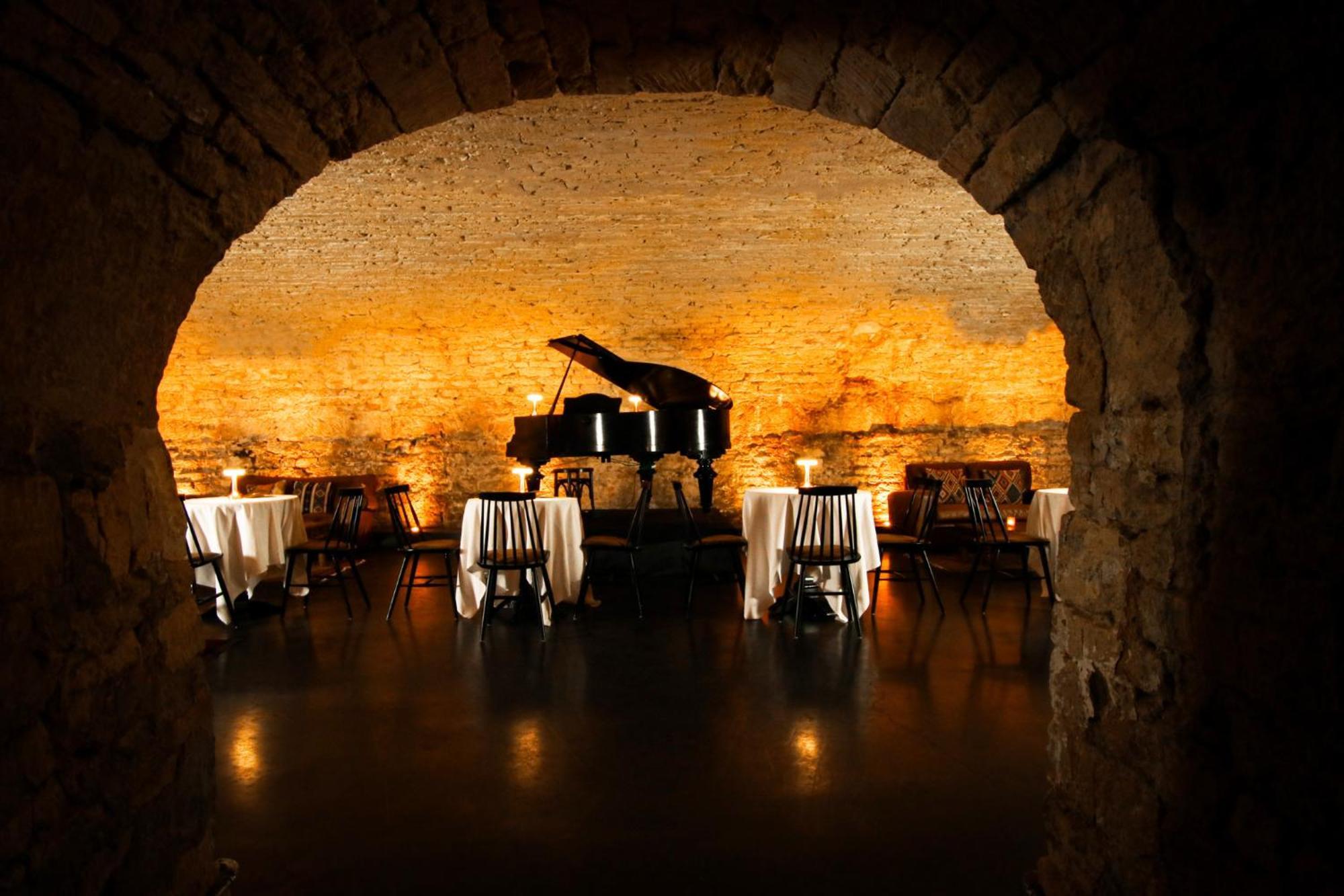 Kings Head Hotel Сайренстер Экстерьер фото