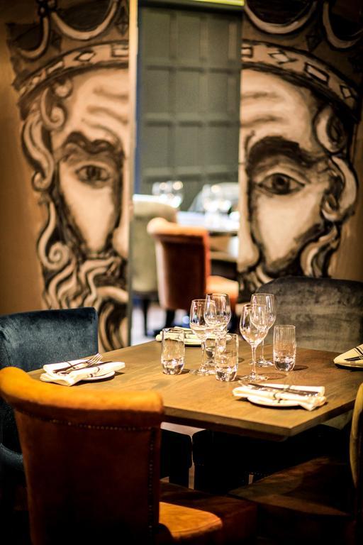 Kings Head Hotel Сайренстер Экстерьер фото