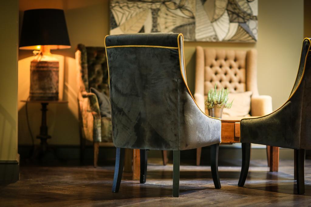 Kings Head Hotel Сайренстер Экстерьер фото