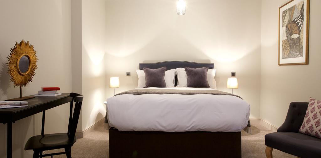 Kings Head Hotel Сайренстер Экстерьер фото
