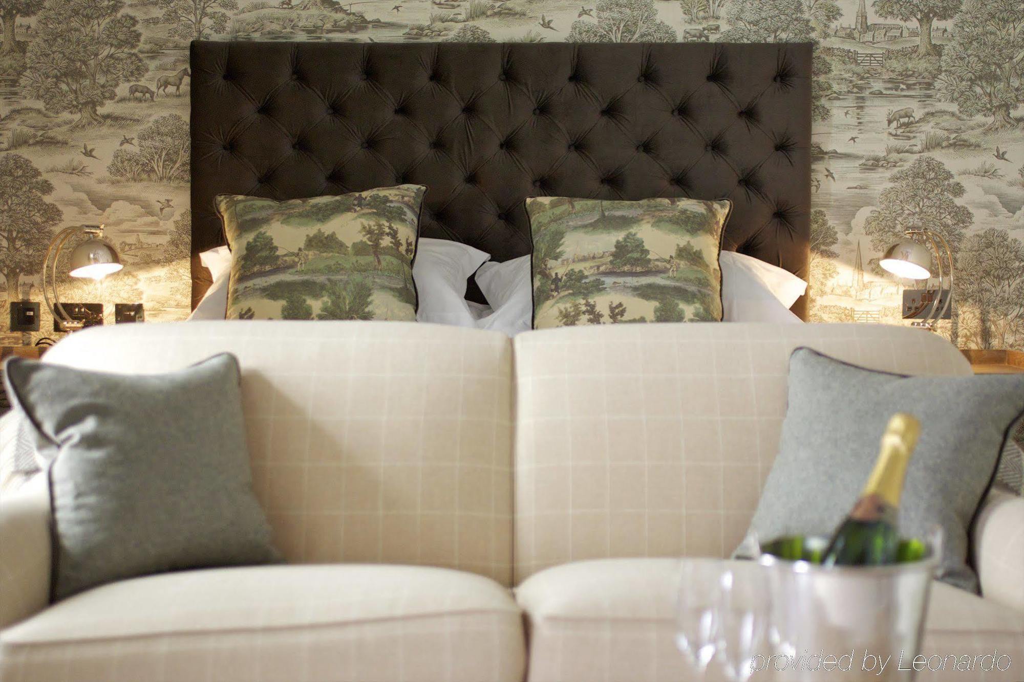 Kings Head Hotel Сайренстер Экстерьер фото